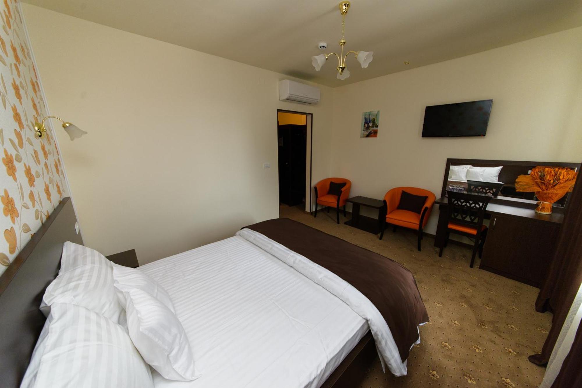 Hotel Miky Arad Rum bild